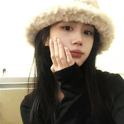 微笑的苹吉
